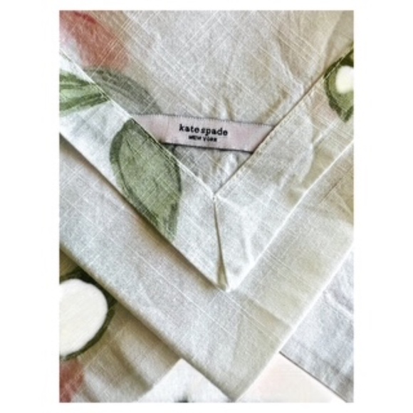 Kate Spade Set of Six “Breezy Magnolia” 20x20 Floral Napkins - Picture 4 of 4